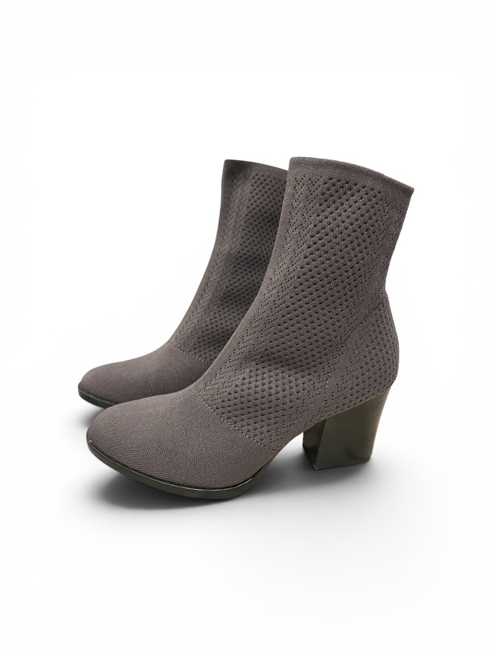 B Born Meggs Grey Knit Stretch Booties Block heel Ankle Boot Size 6.5M BohoChic